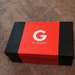 New barely worn authentic guess heels